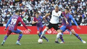 Valencia vs Barcelona (02:00 – 30/10) | Xem lại trận đấu