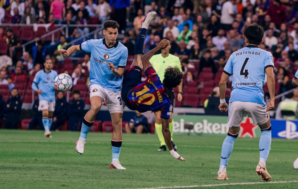 Barcelona vs Feyenoord (23:45 - 09/09)